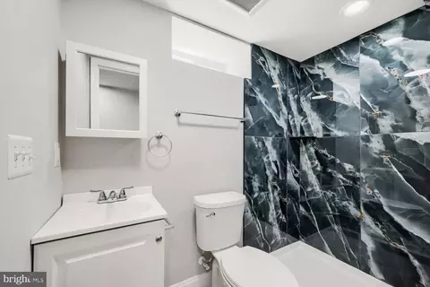 Bath - 2911 Elgin Ave, Baltimore, MD 21216 photo 2 of 2