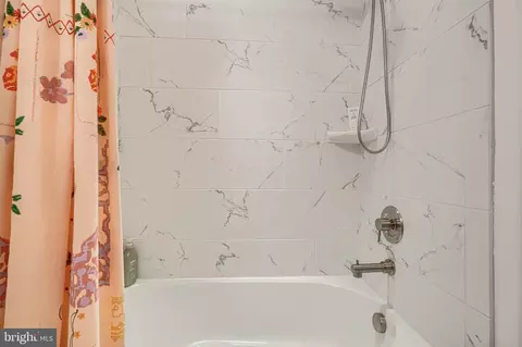 Bath - 1403 E Clement St, Baltimore, MD 21230 photo 4 of 6