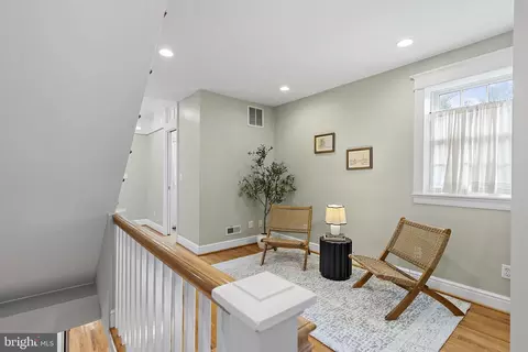 Entry Way - 11 E Hamburg St, Baltimore, MD 21230 photo 3 of 7