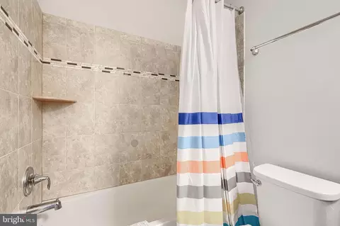 Bath - 1309 Benjamin St, Baltimore, MD 21230 photo 3 of 4