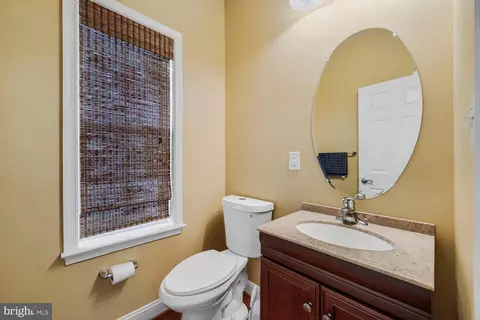 Entry Way - 809 Mchenry St, Baltimore, MD 21230 photo 3 of 3