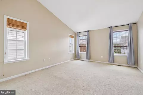 Entry Way - 809 Mchenry St, Baltimore, MD 21230 photo 5 of 10
