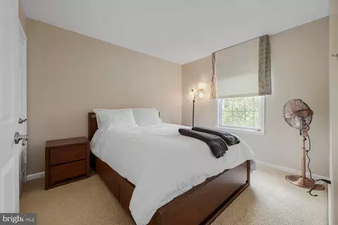 Bedroom - 809 Mchenry St, Baltimore, MD 21230 photo 4 of 4