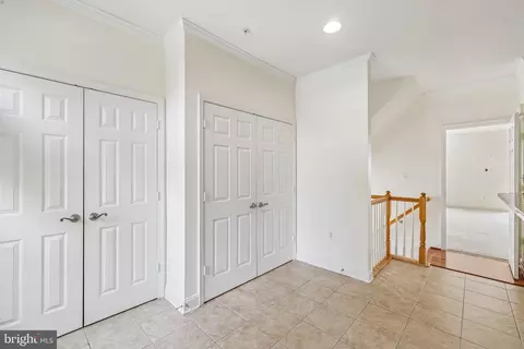 Entry Way - 809 Mchenry St, Baltimore, MD 21230 photo 7 of 10