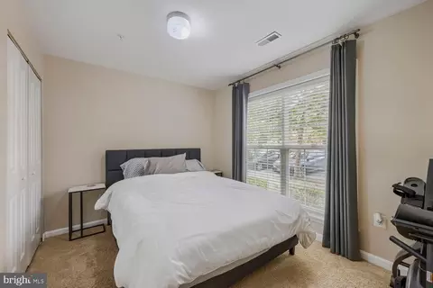 Bedroom - 809 Mchenry St, Baltimore, MD 21230 photo 3 of 4