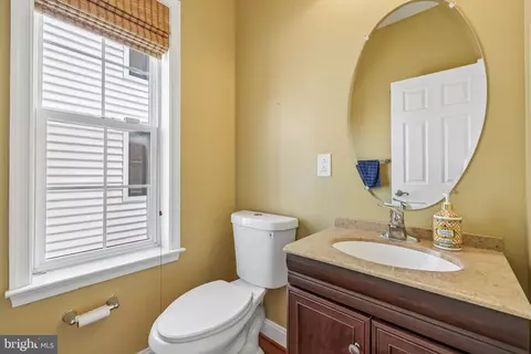 Entry Way - 809 Mchenry St, Baltimore, MD 21230 photo 9 of 10