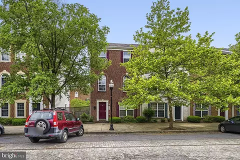 809 Mchenry St, Baltimore, MD 21230