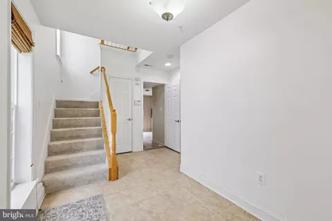 Entry Way - 809 Mchenry St, Baltimore, MD 21230 photo 2 of 10