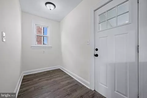Entry Way - 5510 Sefton Ave, Baltimore, MD 21214 photo 6 of 9