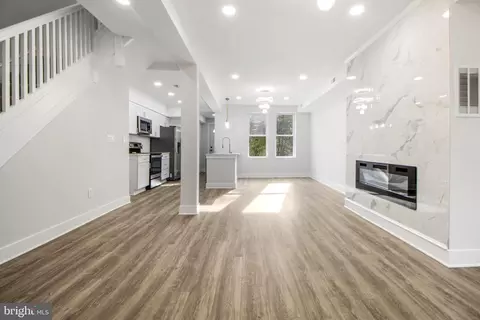 Living - 3706 Overview Rd, Baltimore, MD 21215 photo 3 of 4