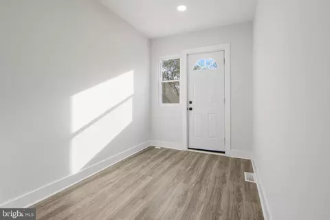 Entry Way - 3706 Overview Rd, Baltimore, MD 21215 photo 6 of 8