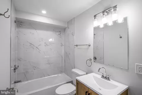 Bath - 3706 Overview Rd, Baltimore, MD 21215 photo 3 of 4
