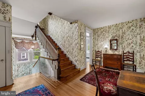 Entry Way - 4 Hillside Rd, Baltimore, MD 21210 photo 6 of 8