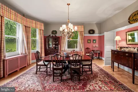 Dining - 4 Hillside Rd, Baltimore, MD 21210 photo 2 of 5