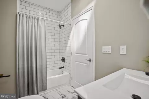 Entry Way - 1714 E 28th St, Baltimore, MD 21218 photo 2 of 4
