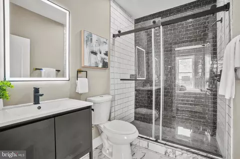 Bath - 1714 E 28th St, Baltimore, MD 21218 photo 2 of 8