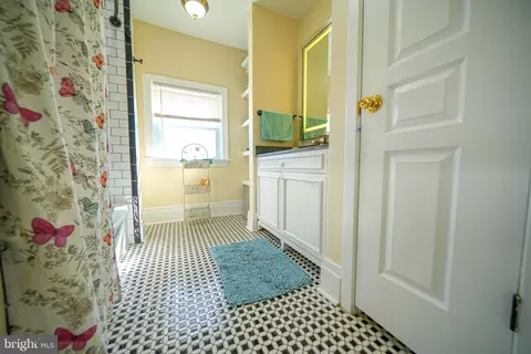 Bath - 2001 Denison St, Baltimore, MD 21216 photo 6 of 6