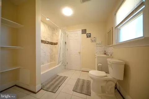 Entry Way - 2001 Denison St, Baltimore, MD 21216 photo 3 of 7