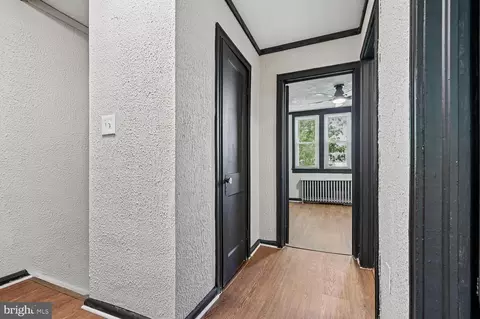 Entry Way - 5105 Chalgrove Ave, Baltimore, MD 21215 photo 4 of 5