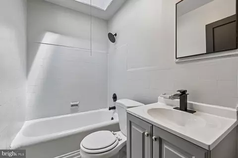 Bath - 5105 Chalgrove Ave, Baltimore, MD 21215 photo 1 of 1