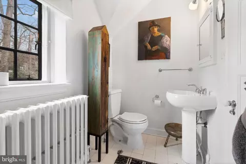 Bath - 224 Tunbridge Rd, Baltimore, MD 21212 photo 6 of 7