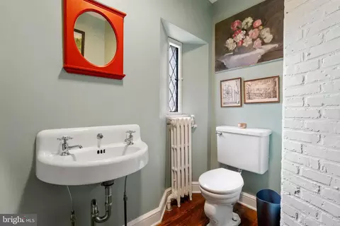 Bath - 224 Tunbridge Rd, Baltimore, MD 21212 photo 1 of 7