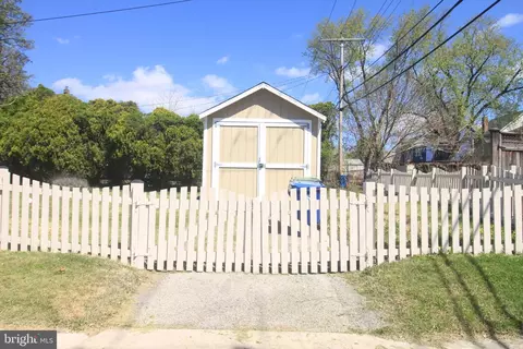5601 Tramore Rd, Baltimore, MD 21214 photo 3