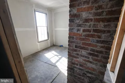 Entry Way - 514 E 26th St, Baltimore, MD 21218 photo 12 of 17