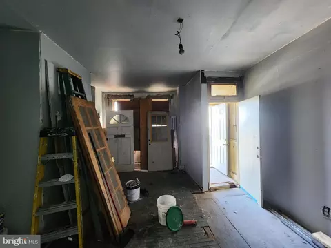 Entry Way - 514 E 26th St, Baltimore, MD 21218 photo 2 of 17