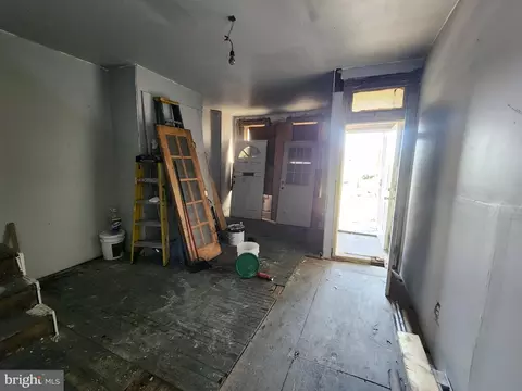 Entry Way - 514 E 26th St, Baltimore, MD 21218 photo 1 of 17