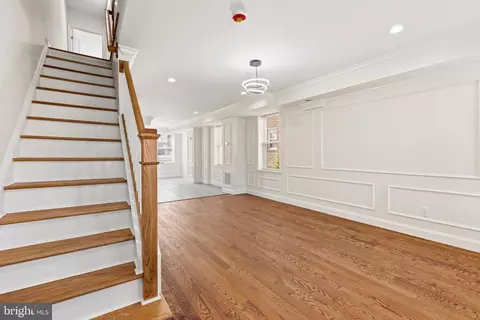 Entry Way - 3525 Cliftmont Ave, Baltimore, MD 21213 photo 1 of 5
