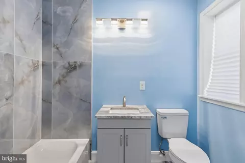 Bath - 3525 Cliftmont Ave, Baltimore, MD 21213 photo 1 of 4