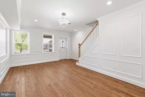 Living - 3525 Cliftmont Ave, Baltimore, MD 21213 photo 2 of 4