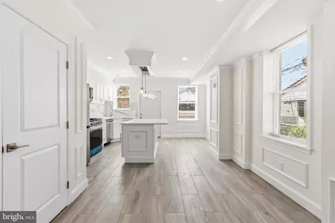 Entry Way - 3525 Cliftmont Ave, Baltimore, MD 21213 photo 3 of 5