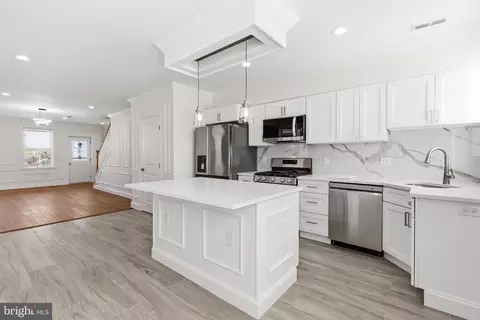 Entry Way - 3525 Cliftmont Ave, Baltimore, MD 21213 photo 5 of 5