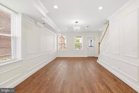 Living - 3525 Cliftmont Ave, Baltimore, MD 21213 photo 3 of 4