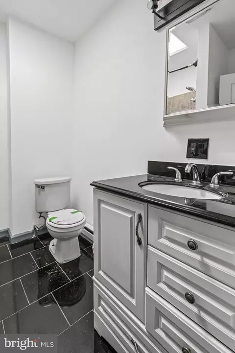 Bath - 2611 E Hoffman St, Baltimore, MD 21213 photo 1 of 3