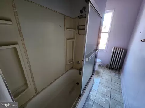 Bath - 1934 N Washington St, Baltimore, MD 21213 photo 2 of 3