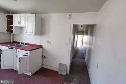 Entry Way - 1934 N Washington St, Baltimore, MD 21213 photo 9 of 11