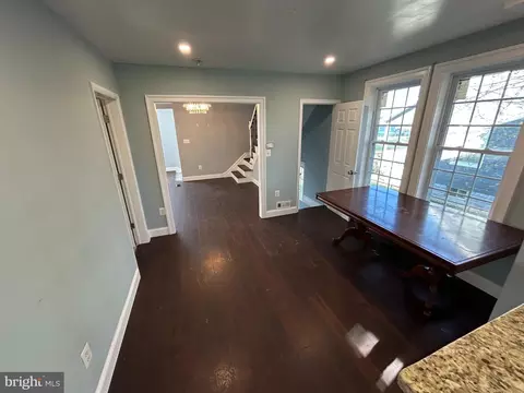 Entry Way - 6528 Parnell Ave, Baltimore, MD 21222 photo 1 of 3