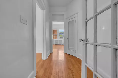 Entry Way - 2417 Eutaw Pl, Baltimore, MD 21217 photo 2 of 9