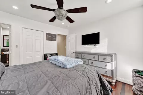 Bedroom - 1401 E Lanvale St, Baltimore, MD 21213 photo 4 of 4
