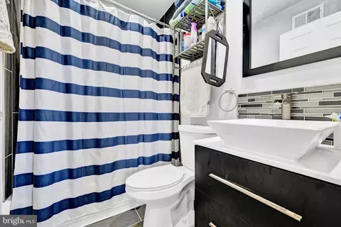Bath - 1401 E Lanvale St, Baltimore, MD 21213 photo 2 of 3