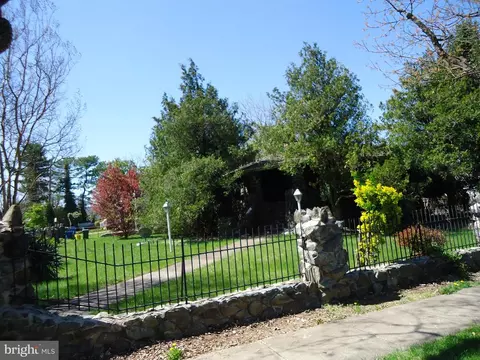 Exterior - 1000 Walnut Ave, Baltimore, MD 21229 photo 9 of 12