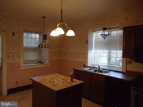 Kitchen - 1000 Walnut Ave, Baltimore, MD 21229 photo 1 of 3