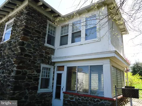 Exterior - 1000 Walnut Ave, Baltimore, MD 21229 photo 5 of 12