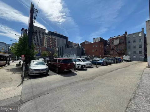 402 Saint Paul St, Baltimore, MD 21202 photo 4