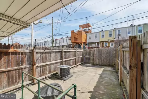 Exterior - 341 S Macon St, Baltimore, MD 21224 photo 2 of 3