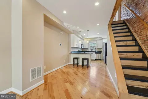 Entry Way - 341 S Macon St, Baltimore, MD 21224 photo 2 of 4