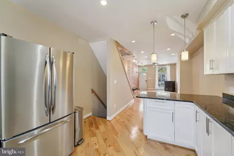 Entry Way - 341 S Macon St, Baltimore, MD 21224 photo 3 of 4